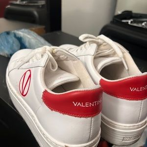 Used Valentino shows